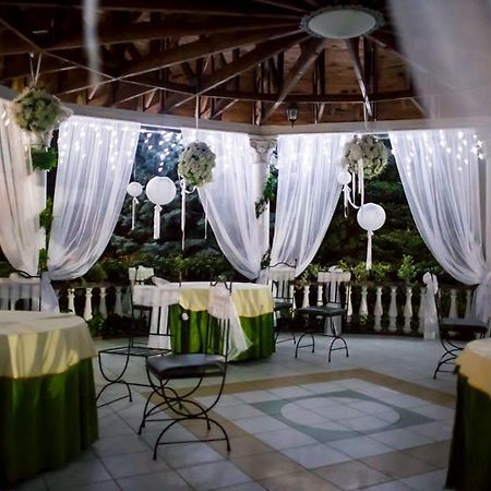Acwador Hotel Pleszew Bagian luar foto