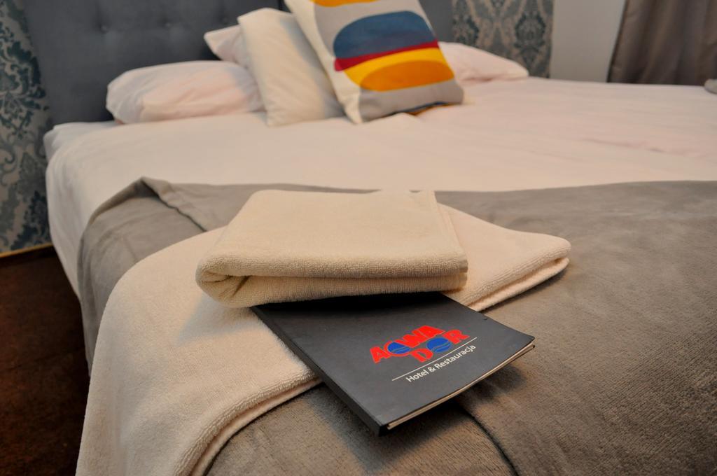 Acwador Hotel Pleszew Bagian luar foto