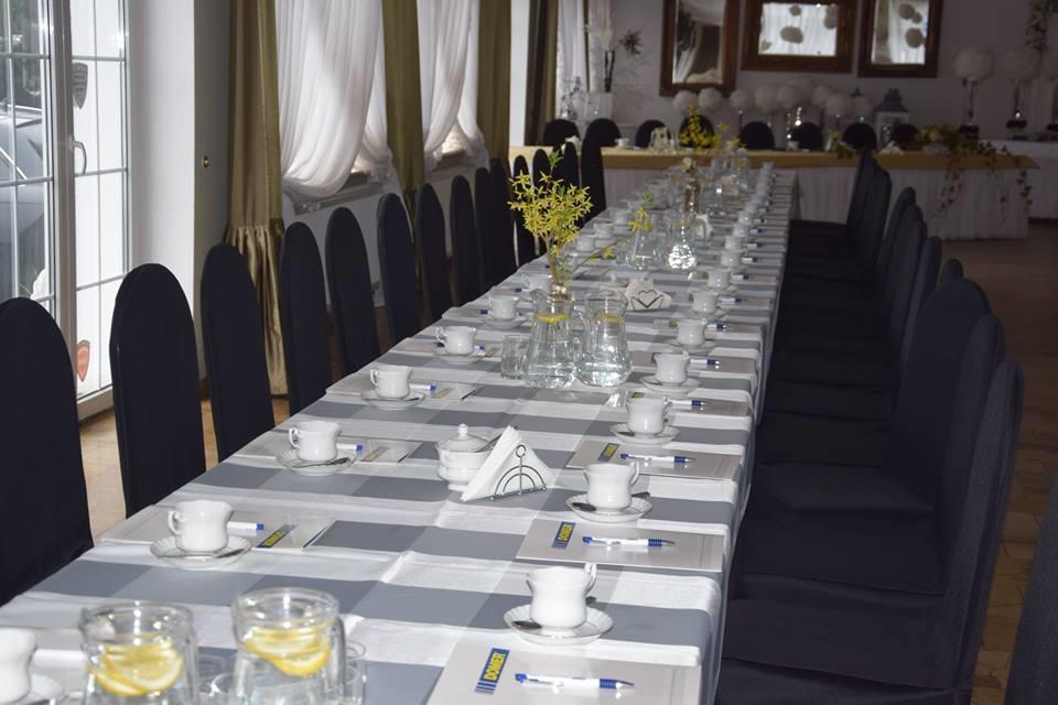 Acwador Hotel Pleszew Bagian luar foto